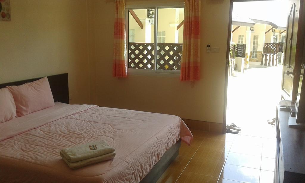 Sara Boutique Pool Resort Khon Kaen Room photo